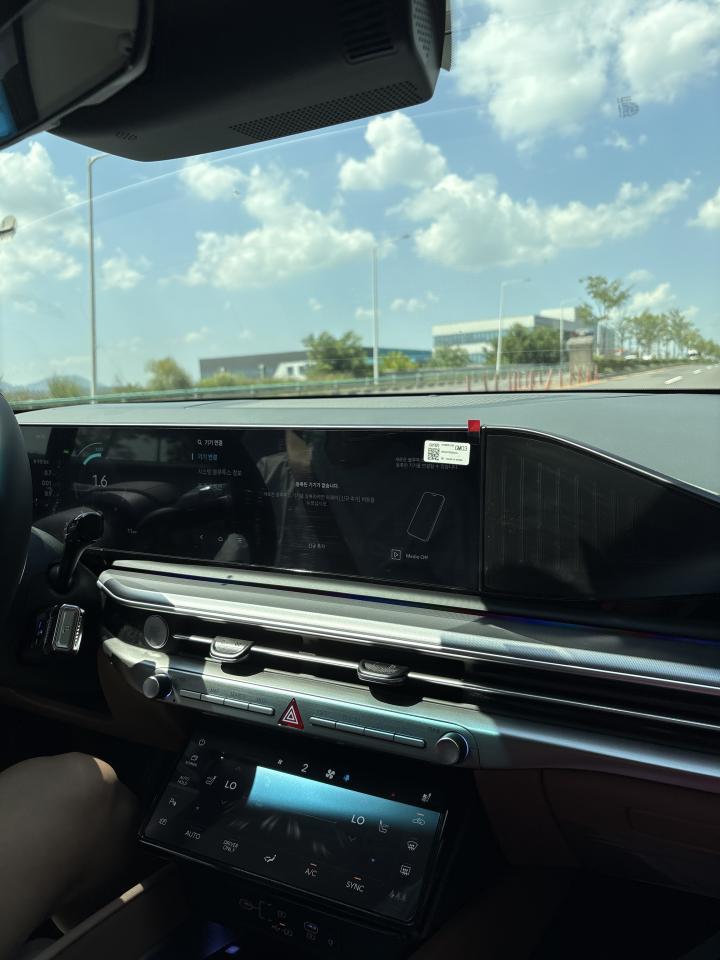 민*련의 리뷰 이미지